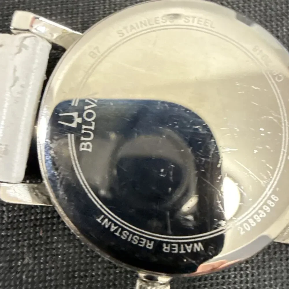 Women’s Bulova 96L245 Wristwatch New Battery 32mm Case Mother Of Pearl Dial (Z3)